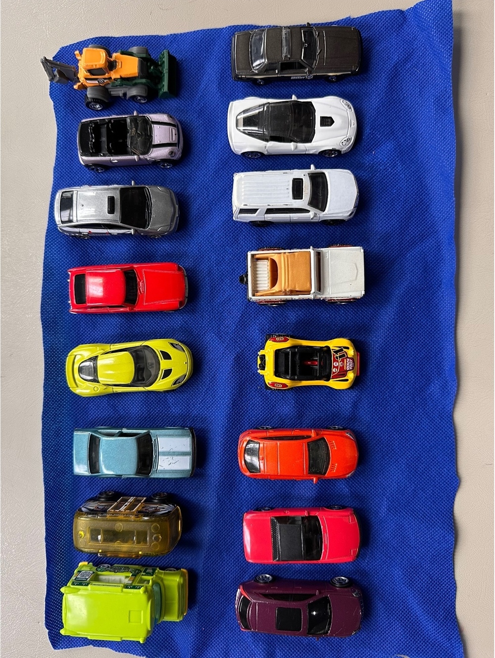 Set of 16 Assorted matchbox Toy Cars and Vehicles